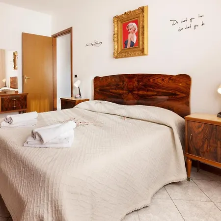 We - House Of Stars - Apartament *